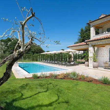 Villa An Elegant Countryside In Kanfanar Ladici