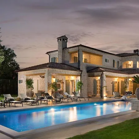 An Elegant Countryside In Kanfanar Villa *