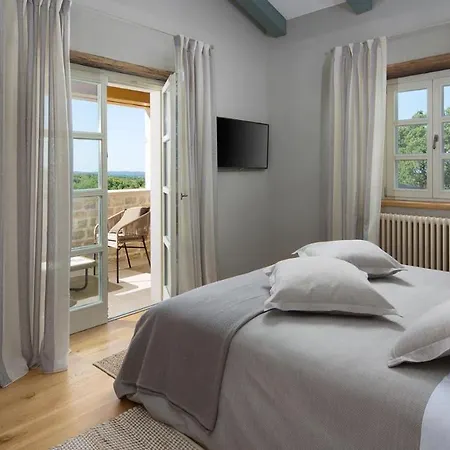 An Elegant Countryside In Kanfanar *