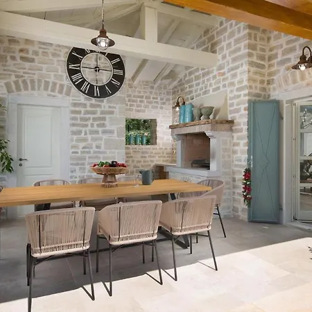 An Elegant Countryside In Kanfanar Villa Ladici